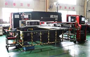 パンチングマシン